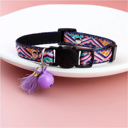 Collier réglable pour chat avec pompons et cloches