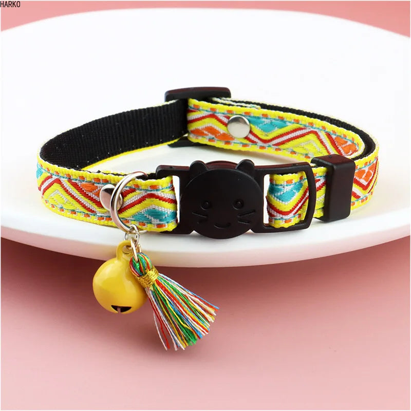 Collier réglable pour chat avec pompons et cloches